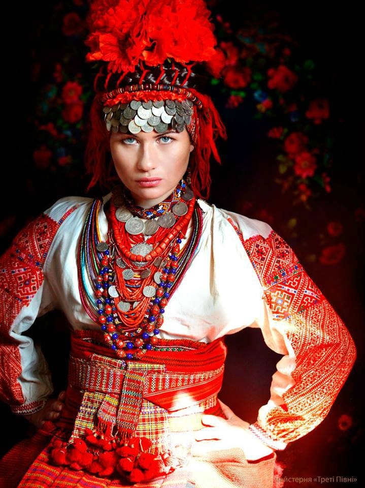 Национальный костюм украины женский