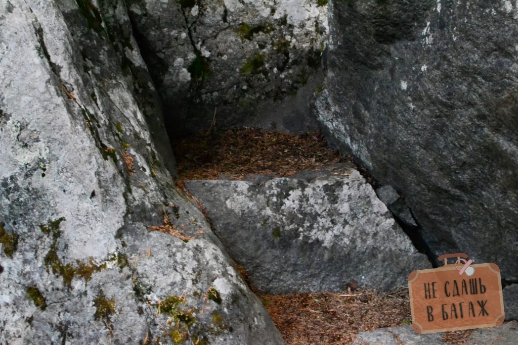 Камень здоровья рядом с саамским лабринтом