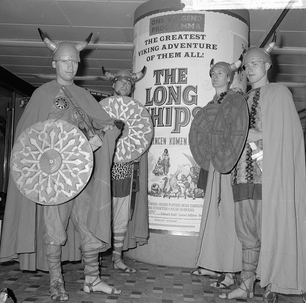 1032px filmreclame de mars van de vikingen over het gartmanplantsoen te amsterdam opd bestanddeelnr 916 8776