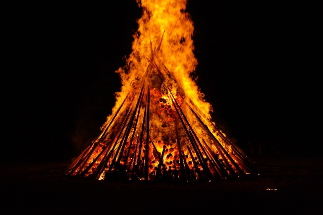 midsummer fire burn blaze flame red yellow dark 4